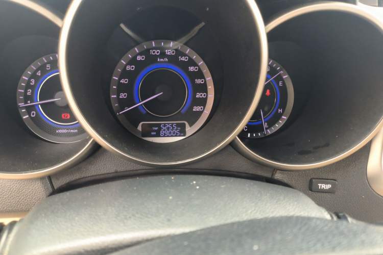 Used CHANGAN Eado 2015 1.6L Manual Luxury Model China IV Standard Odometer Close Up