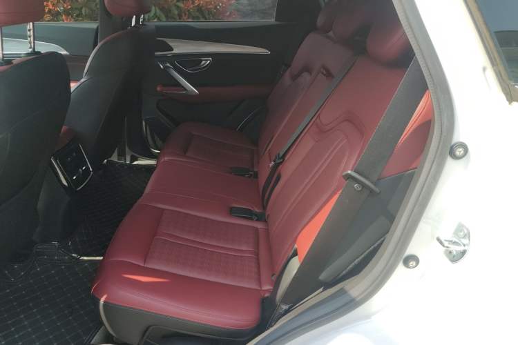 Used JETOUR X70 PRO 2023 1.5T DCT Comfort Edition 5 Seats
