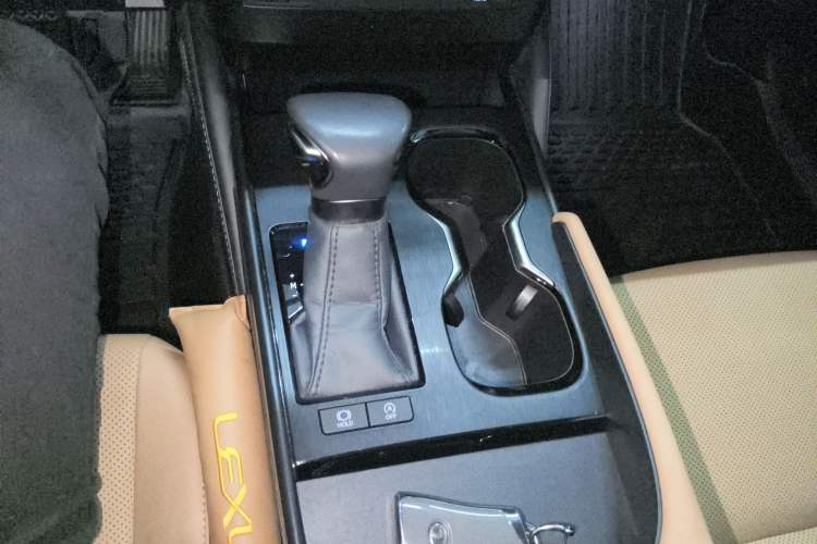 Used Lexus ES 2022 200 Excellence Edition
