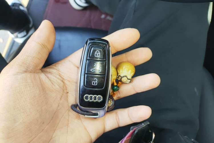 Used Audi Q8 2021 55 TFSI Luxury Dynamic Edition Vehicle Key