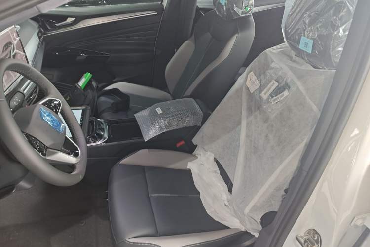 Used Volkswagen ID.4 CROZZ 2025 Pure Edition Left Front Seat