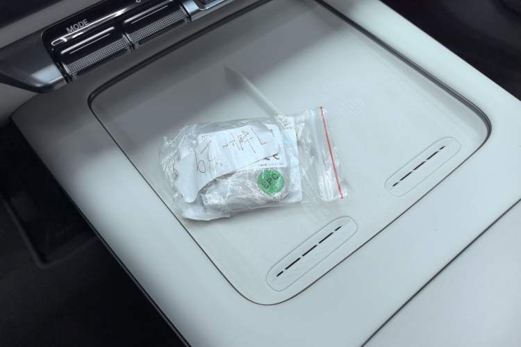 Used Zeekr 7X 2025 100 kWh Long-Range Rear-Wheel Drive with Intelligent Driving Features
