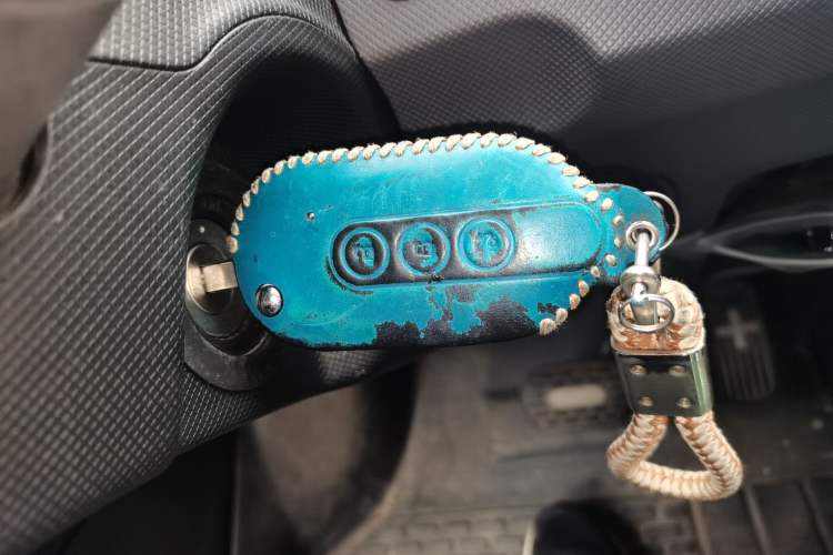 Used Wuling Hongguang MINIEV 2022 Macaron Premium Model – Lithium Iron Phosphate Vehicle Key