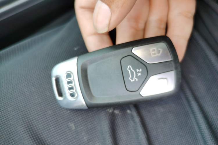 Used Audi A4L 2019 40 TFSI Ambition China VI
