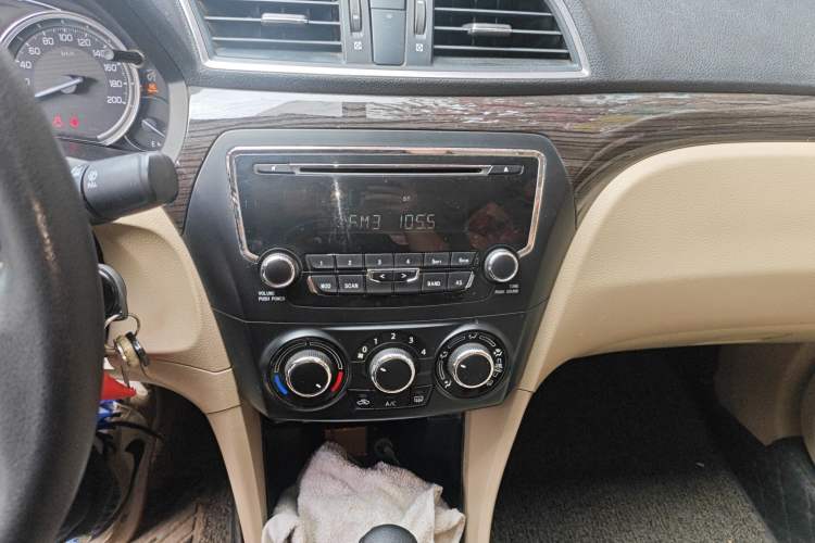 Used Suzuki Alivio 2015 1.6L Automatic Comfort Model
