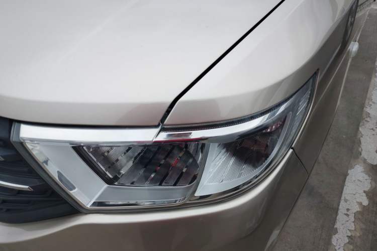 Used Wuling Hongguang V 2019 1.5L Enjoyment Version China VI LAR