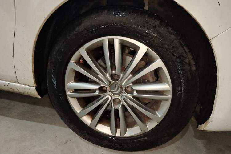 Used Citroen C4L 2015 1.2T Automatic Luxury Edition Right Front Wheel Hub