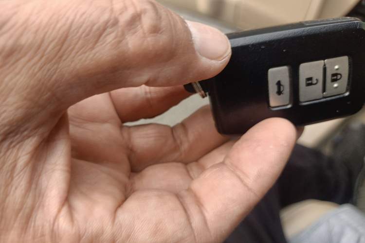 Used Toyota Camry 2012 2.5G Luxury Edition Vehicle Key