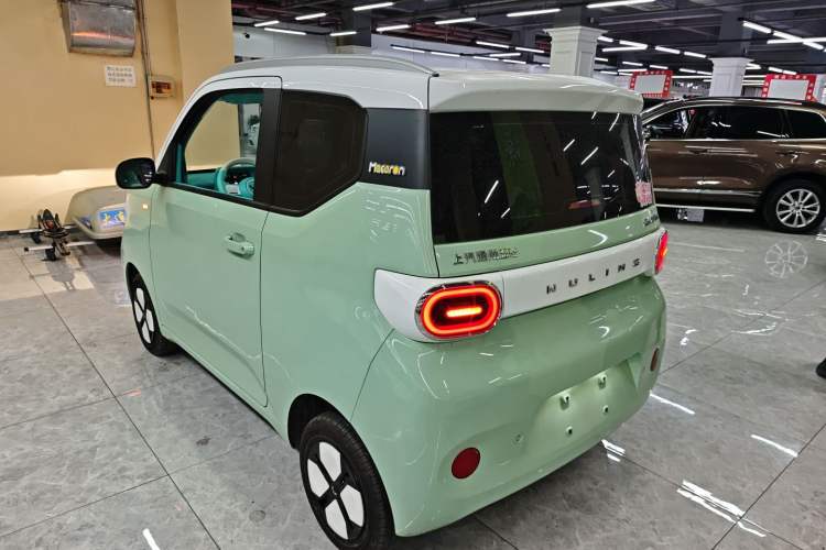 Used Wuling Hongguang MINIEV 2024 3rd Generation 215km Advanced Version Exterior 2