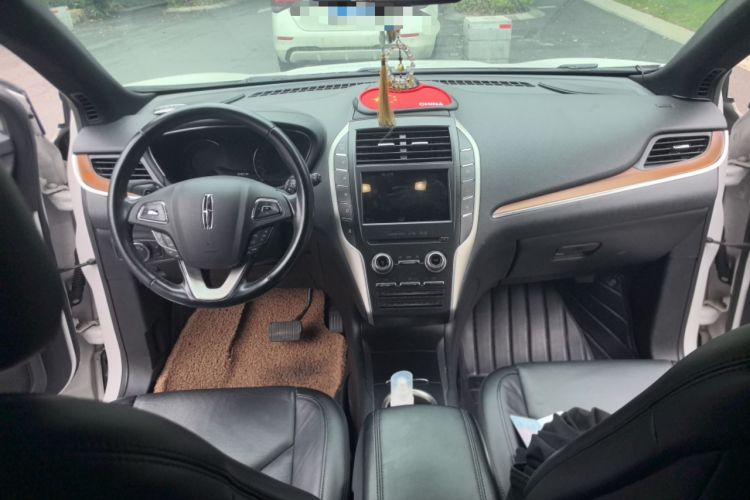 Used Lincoln MKC 2017 2.0T Four-Wheel Drive Zunya Edition Center Console