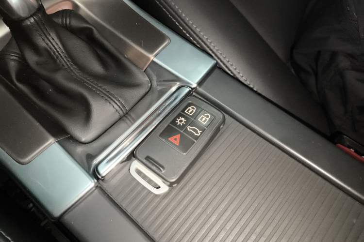 Used Volvo XC60 2017 T5 AWD Smart Upgrade Edition