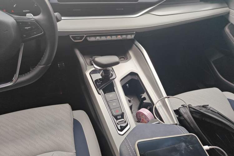 Used Geely Auto Preface 2021 Revised Version 2.0TD Luxury Edition Gear Lever