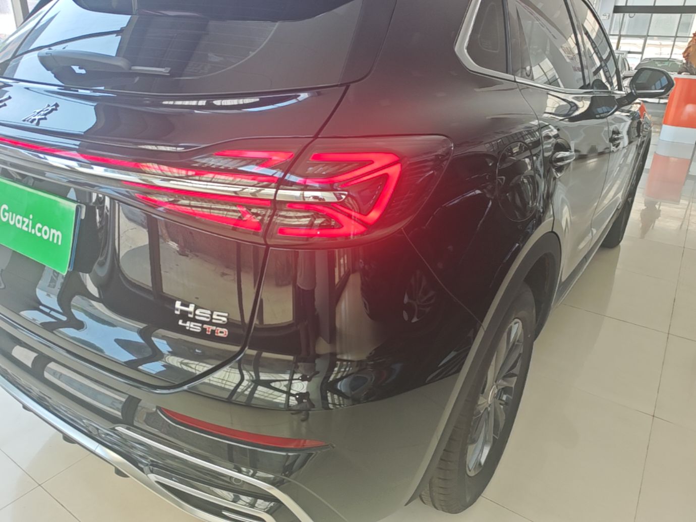 Hongqi HS5 2026 Model 2.0T Two-Wheel Drive Qi Yun Pro Edition — снимка 9
