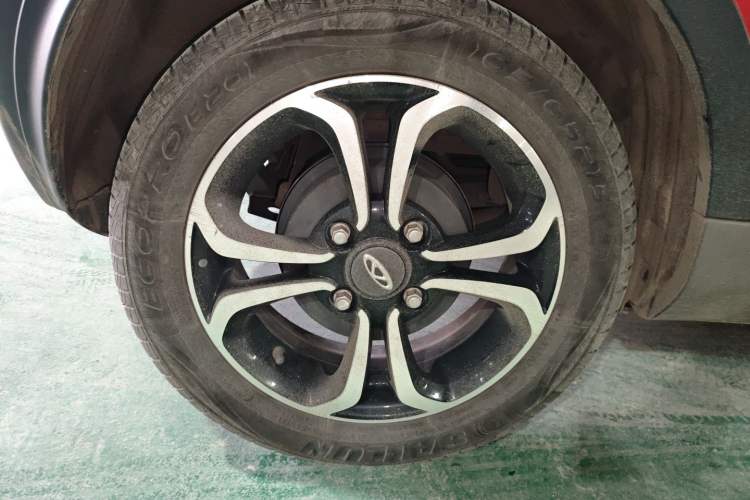 Used Chery Little Ant 2021 200 000 Yuan "Ant Fan" Edition Energized Version NMC Lithium Battery 301 km Right Rear Wheel Hub