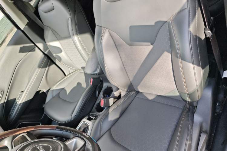 Used Jeep Compass 2020 220T Automatic Leading Edition
