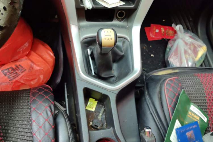 Used Venucia T70 2015 1.6L Manual Ruixing Edition Gear Lever