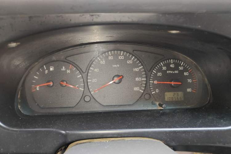 Used Jinbei Hiace 2011 2.0L 5th Generation Kuaiyunwang Standard Version 4G19
