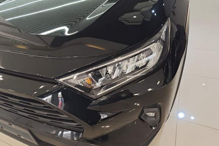 Used Toyota RAV4 2023 Dual-Motor 2.5L E-CVT Two-Wheel Drive Elite Edition
