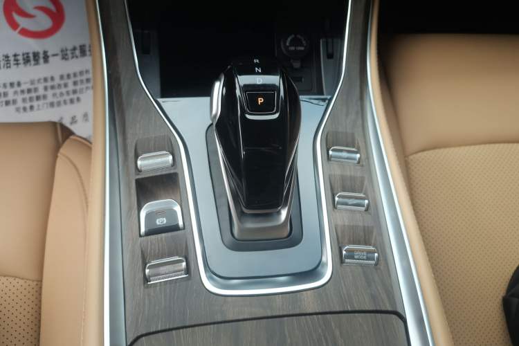 Used Landian E5 2024 Honor Edition 100KM Premium Model 7 Seats
