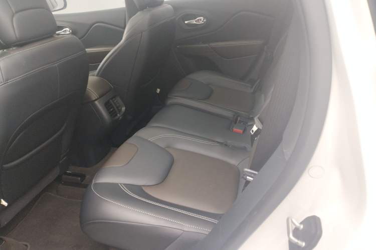 Used Jeep Cherokee 2016 2.4L Leading Edition Left Rear Seat