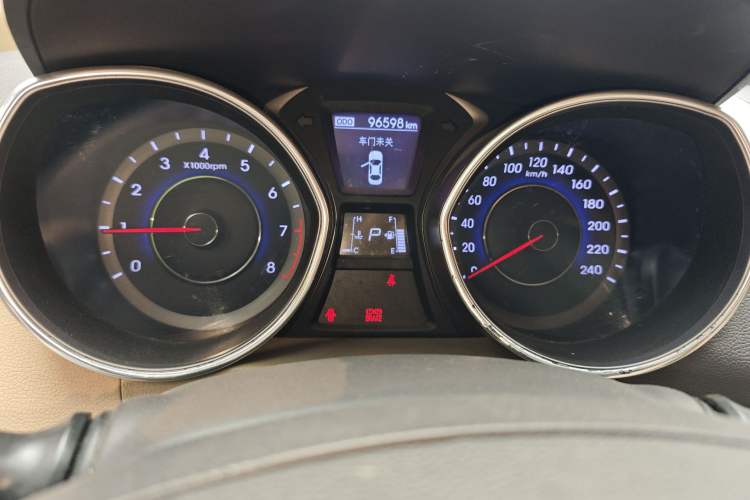 Used Hyundai Elantra (5th Generation / Langdong) 2012 1.6L Automatic Prestige Model
