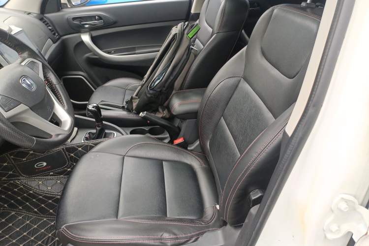 Used CHANGAN CS35 2015 1.6L Manual Comfort Model China IV Standard Left Front Seat