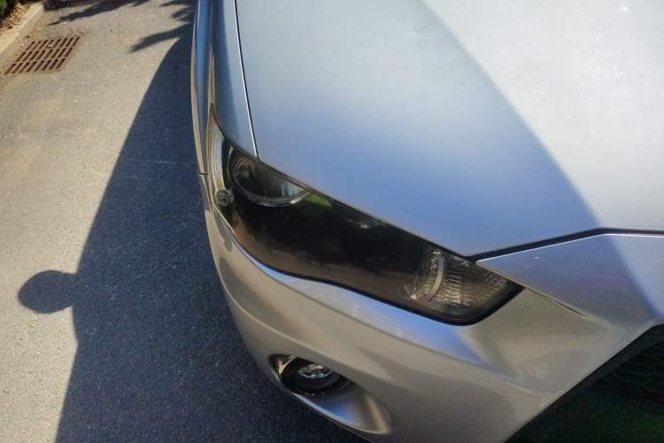 Used Mitsubishi Outlander 2010 Kijang 2.0 Sport Edition Right Front Headlight