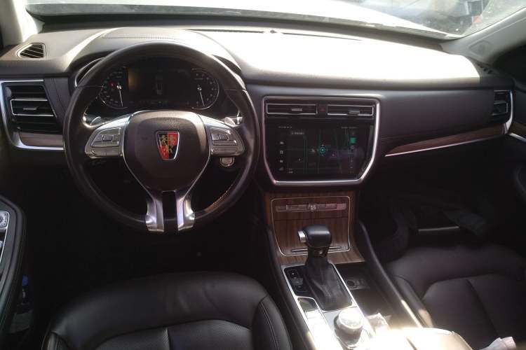 Used Roewe RX8 2018 30T Smart Connectivity Four-Wheel Drive Flagship Edition