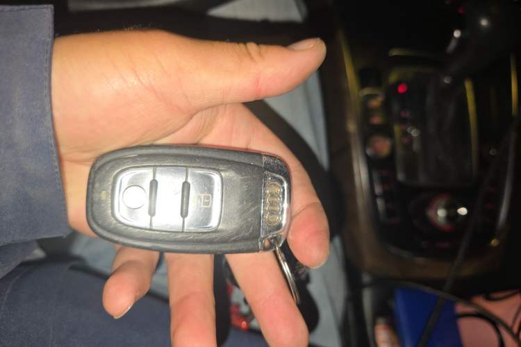 Used Audi Q5 2012 2.0TFSI Luxury Edition Vehicle Key