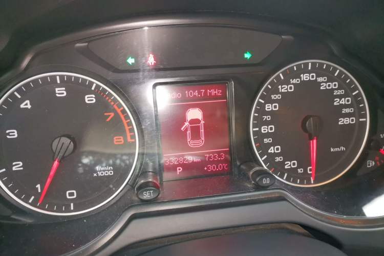 Used Audi Q5 2010 2.0TFSI Comfort Version Instrument Cluster