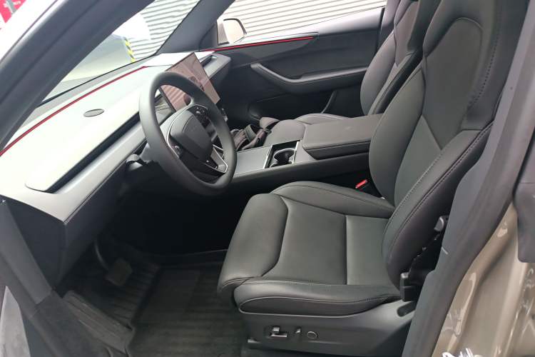 Used Tesla Model Y L 2025 Model Long-Range All-Wheel-Drive Version