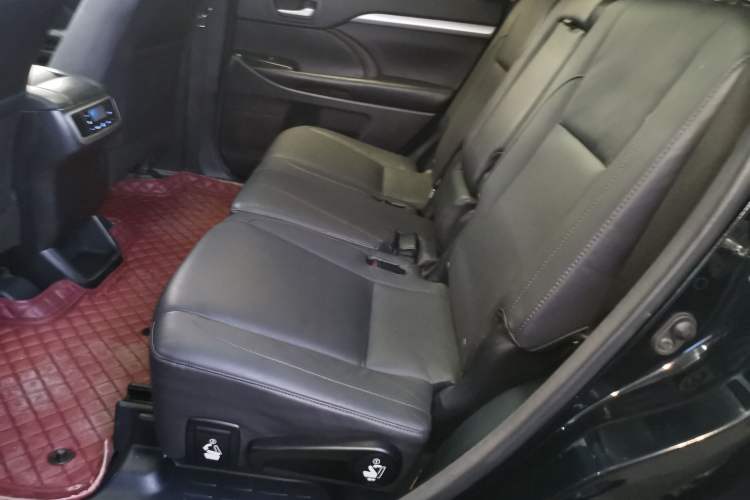 Used Toyota Highlander 2017 2.0T Four-Wheel Drive Luxury Edition 7 Seats