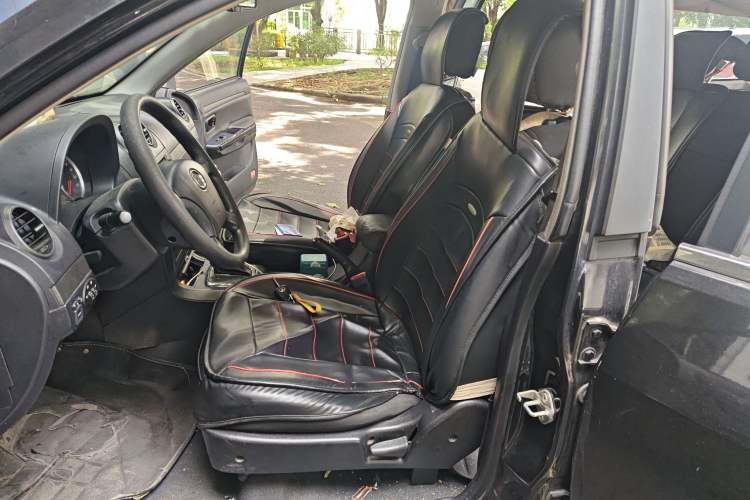 Used Haval H5 Classic 2012 ZhiZun Edition Green Silence 2.0T Automatic Two-Wheel Drive Comfortable Model