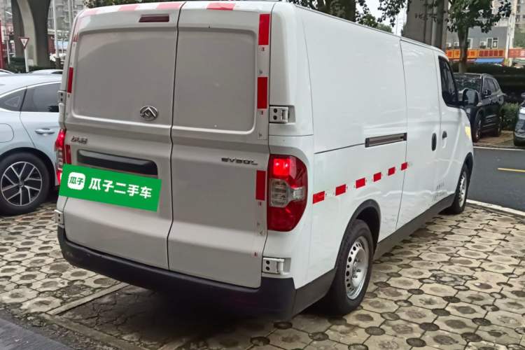 Used SAIC MAXUS EV30 2023 Pure-Electric Smart Logistics Expert with Long Wheelbase Guoxuan

