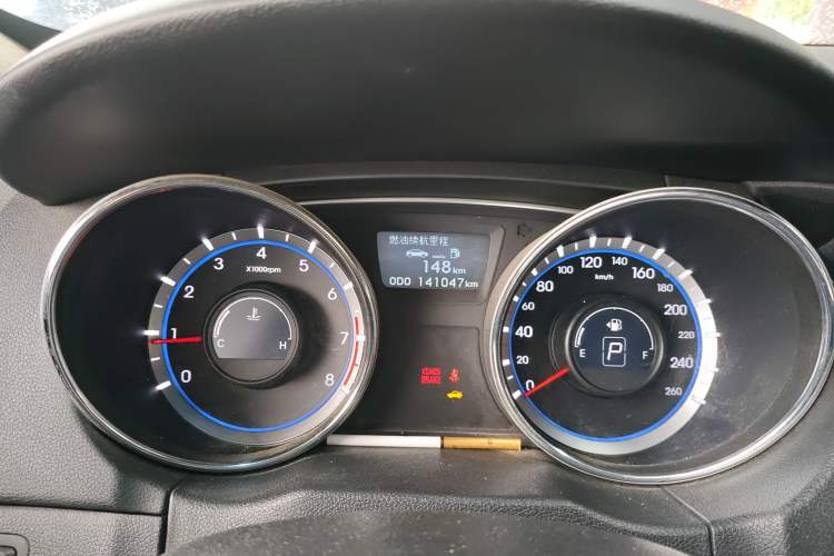 Used Hyundai Sonata 2013 2.0L Automatic Fashion Edition Odometer Close Up