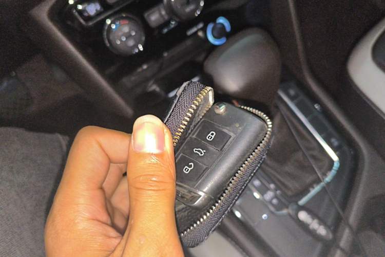 Used Volkswagen Tiguan L 2017 330TSI Automatic Two-Wheel Drive Luxury Edition Vehicle Key