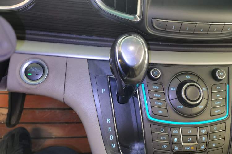 Used Buick GL8 2013 3.0L XT Luxury Business Flagship Edition Gear Lever