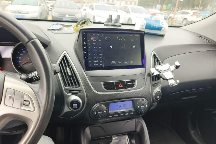 Used Hyundai ix35 2012 2.0L Automatic Two-Wheel Drive Elite Edition GLS
