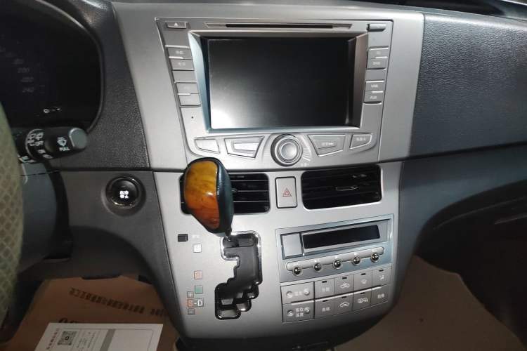 Used BYD M6 2015 2.4L Automatic Prestige Edition