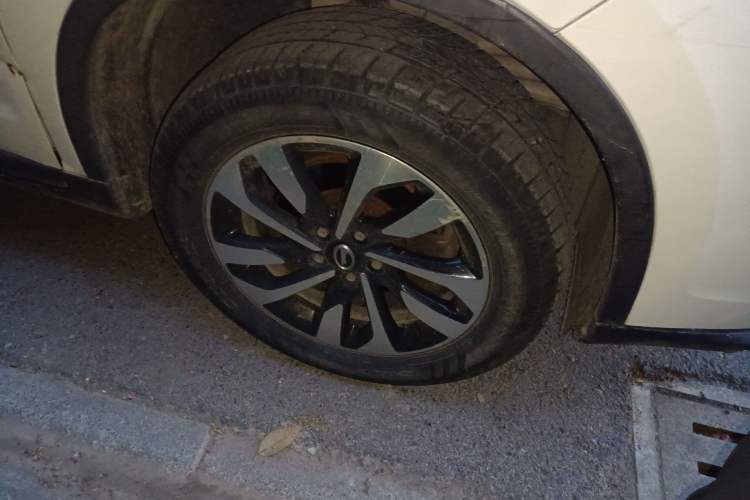 Used GAC Trumpchi GS4 2018 235T Automatic Two-Wheel Drive Elite Millionth Anniversary Edition Right Front Wheel Hub