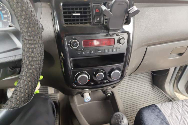 Used Wuling Rongguang V 2016 1.5L Standard Version