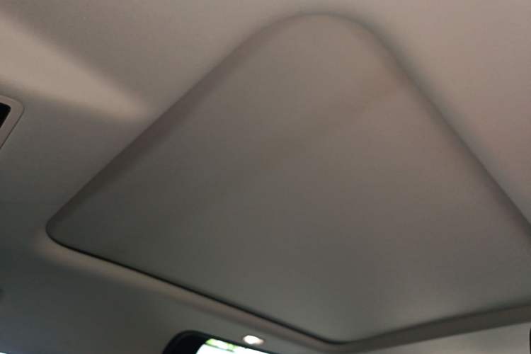 Used Land Rover Defender 2023 90 2.0T P300 SE
