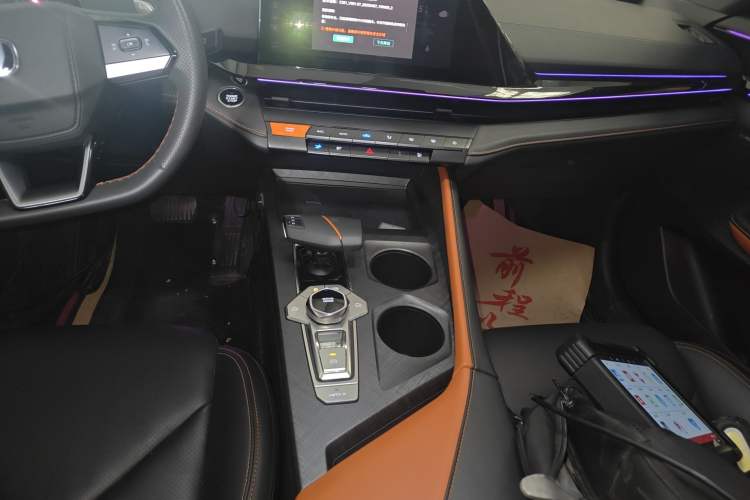 Used CHANGAN UNI-V 2022 1.5T Smart Navigation Version Gear Lever