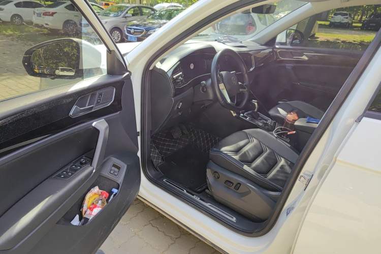 Used Volkswagen Tayron GTE Plug-in Hybrid 2022 1.4T Luxury Edition Driver Seat