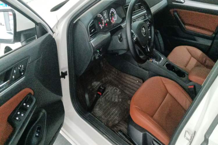 Used Volkswagen Lamando 2019 230TSI DSG Fashion Edition China VI Driver Seat