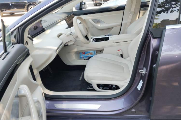 Used Hima Luxeed S7 2025 855 km Max