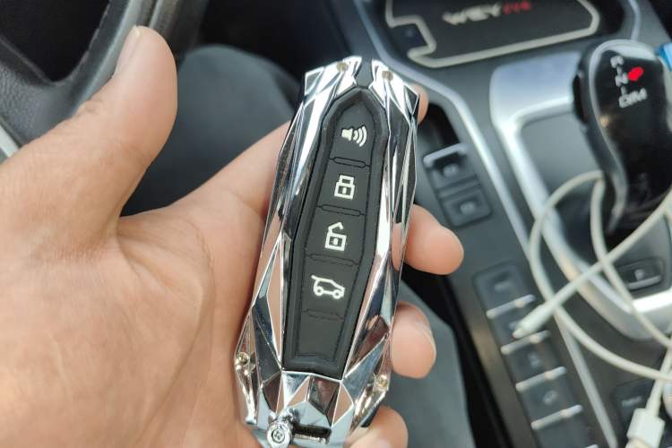 Used Wey VV6 2020 2.0T Two-Wheel Drive Smart Enjoyment+