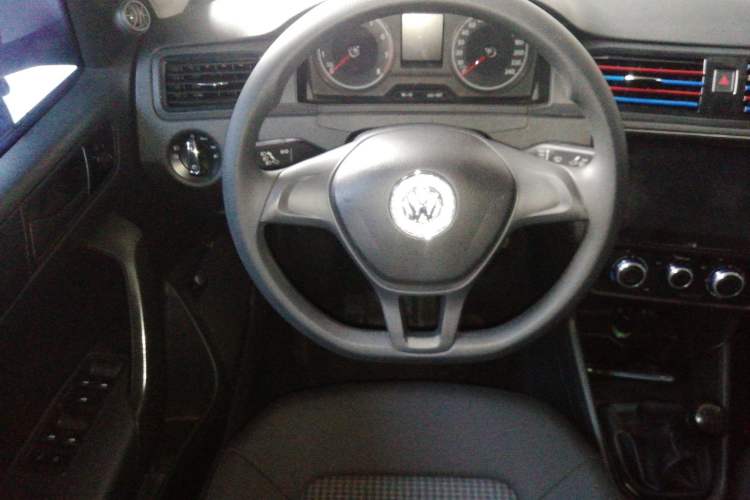 Used Volkswagen Santana 2016 1.6L Manual Fashion Edition
