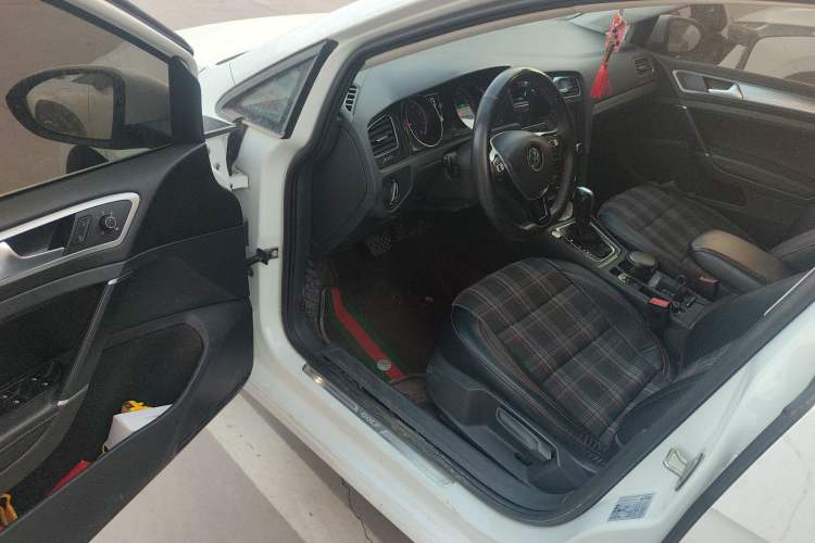 Used Volkswagen Golf 2019 280TSI DSG Comfort Version China VI Standard
