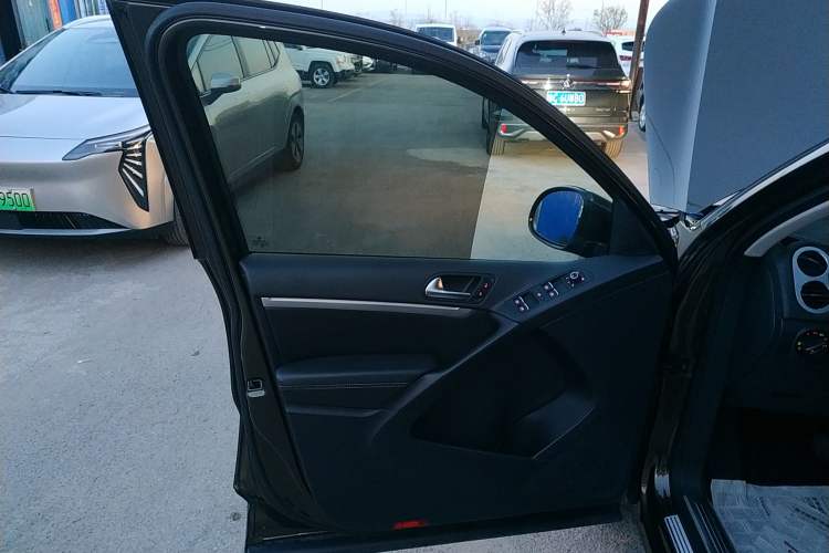 Used Volkswagen Tiguan L 2017 300TSI Automatic Two-Wheel Drive Silk Road Comfort Edition